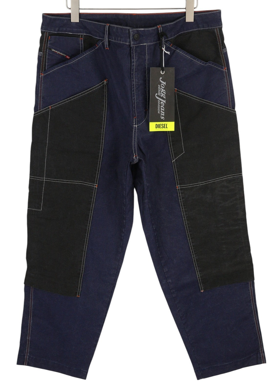 DIESEL D-Franky Carp Jogg 0EEAW vyriški džinsai W38 tiesaus kirpimo su tampriu užtrauktuku, rekomenduojama kaina – 200 € 