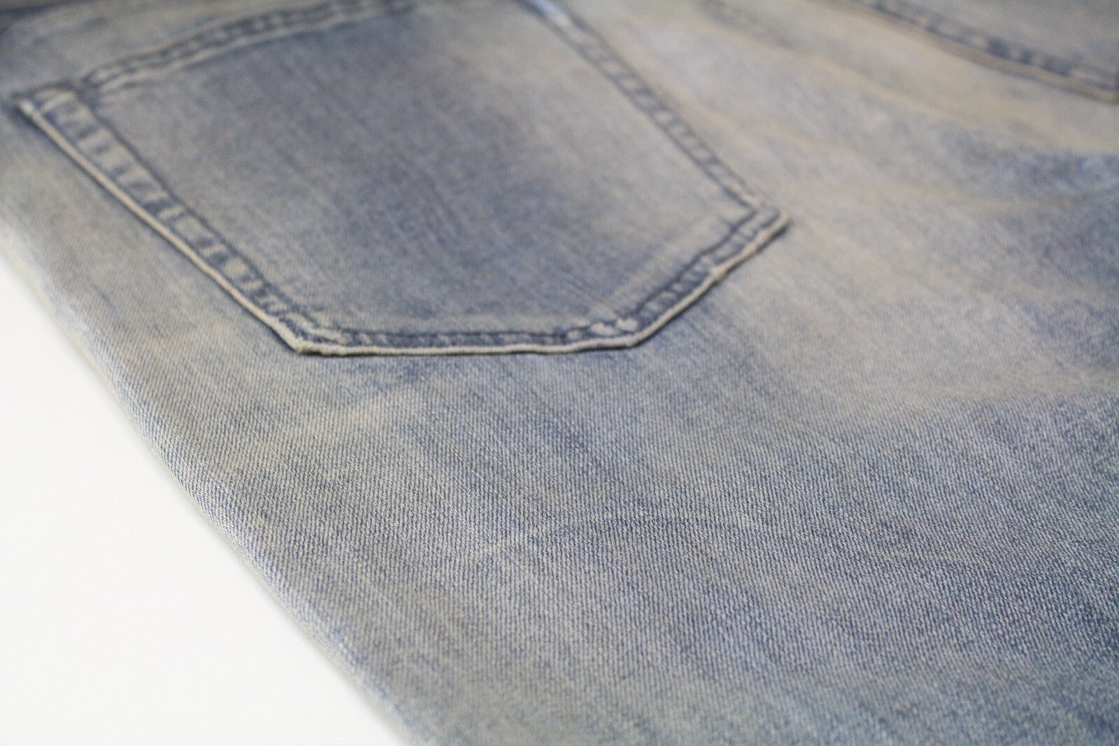 DIESEL vyriški džinsai W30/L32 D-Vider 084AQ morkų kirpimo, sendinto mėlyno, tampraus rašto, plėšyti. 