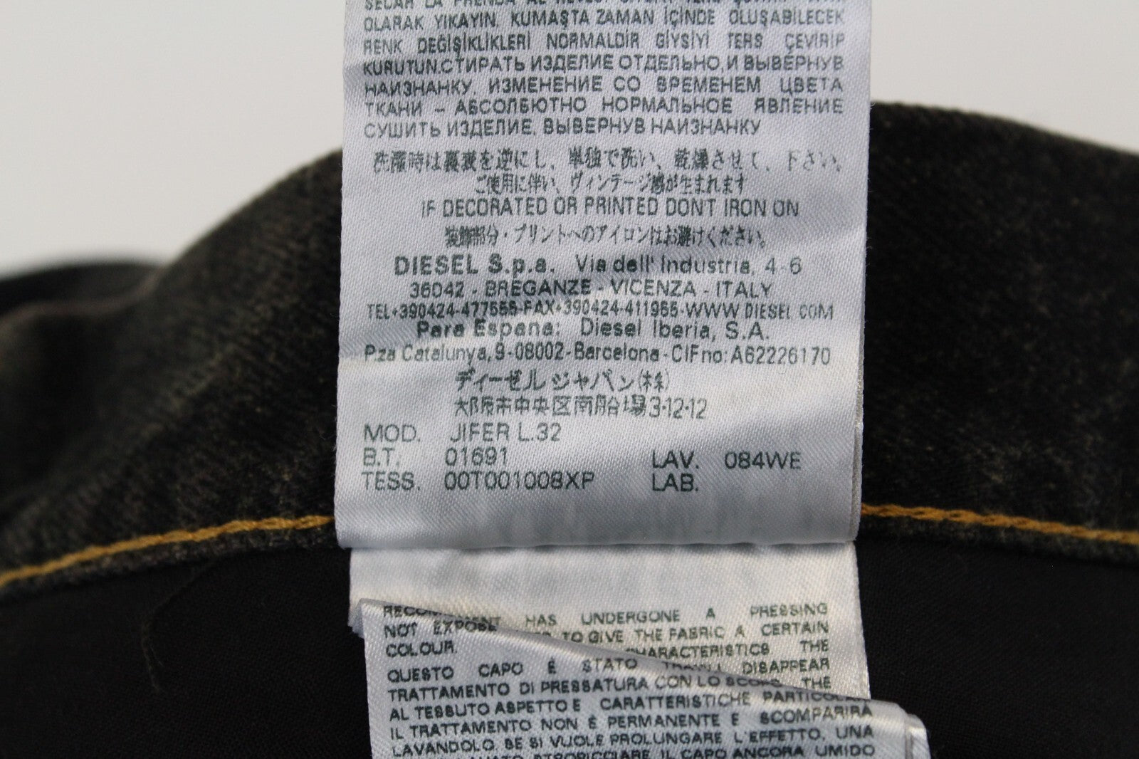 DIESEL vyriški džinsai W32/L32 Jifer 084WE tiesaus kirpimo, mėlynai dažyti, medvilniniai su sagomis. 