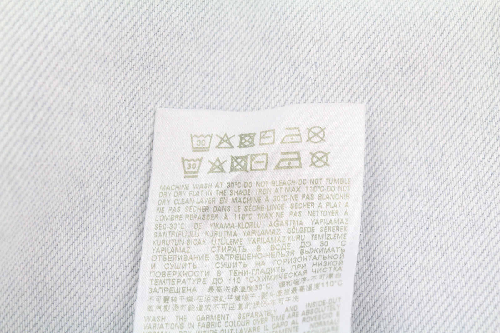 DIESEL 2010 0079Z vyriški džinsai W36/L30 laisvo kirpimo, vidutinio juosmens, tiesaus kirpimo, rekomenduojama kaina – 250 € 