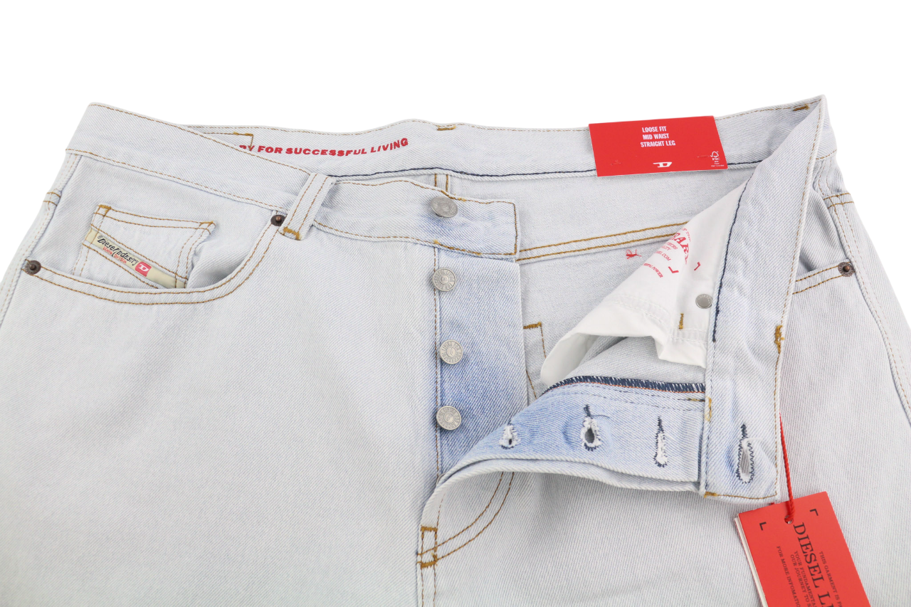 DIESEL 2010 0079Z vyriški džinsai W36/L30 laisvo kirpimo, vidutinio juosmens, tiesaus kirpimo, rekomenduojama kaina – 250 € 