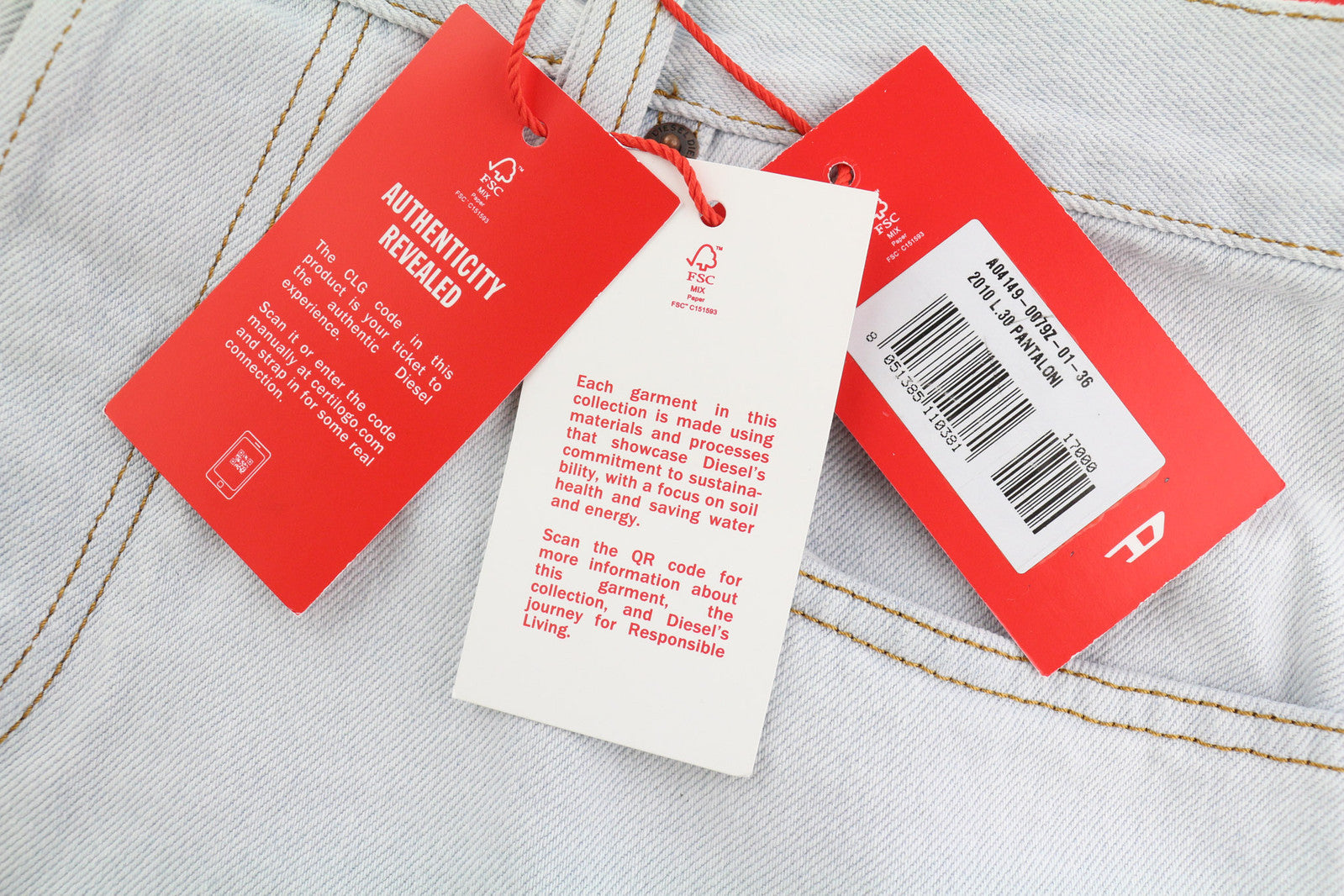 DIESEL 2010 0079Z vyriški džinsai W36/L30 laisvo kirpimo, vidutinio juosmens, tiesaus kirpimo, rekomenduojama kaina – 250 € 