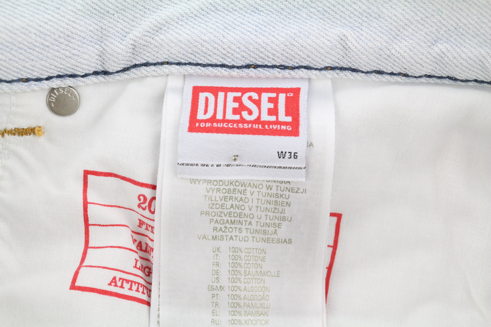 DIESEL 2010 0079Z vyriški džinsai W36/L30 laisvo kirpimo, vidutinio juosmens, tiesaus kirpimo, rekomenduojama kaina – 250 € 