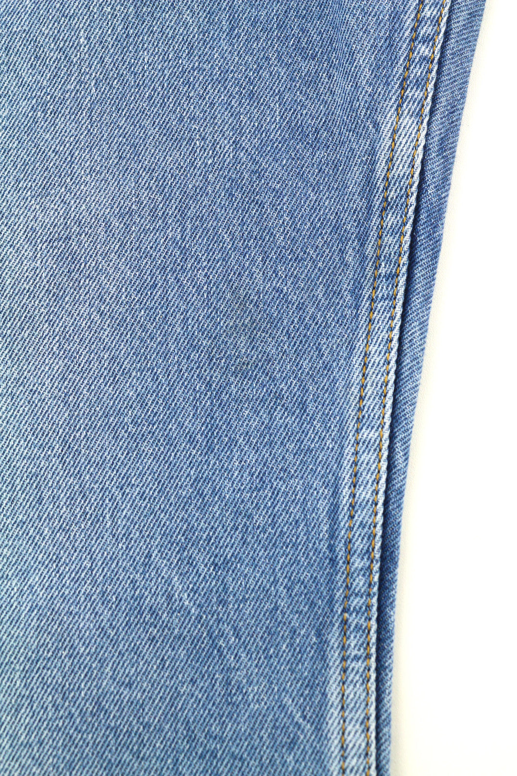 DIESEL 2010 9C16S vyriški džinsai W32/L32 laisvo kirpimo, vidutinio juosmens, tiesaus kirpimo, rekomenduojama kaina – 160 € 