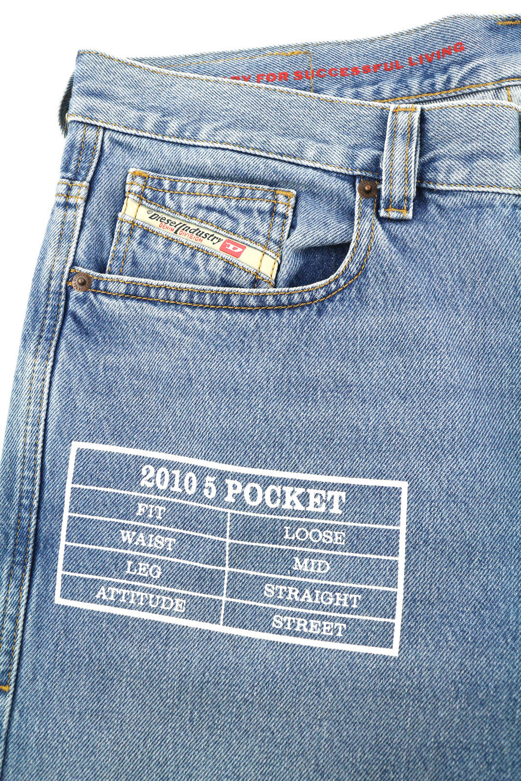 DIESEL 2010 9C16S vyriški džinsai W32/L32 laisvo kirpimo, vidutinio juosmens, tiesaus kirpimo, rekomenduojama kaina – 160 € 