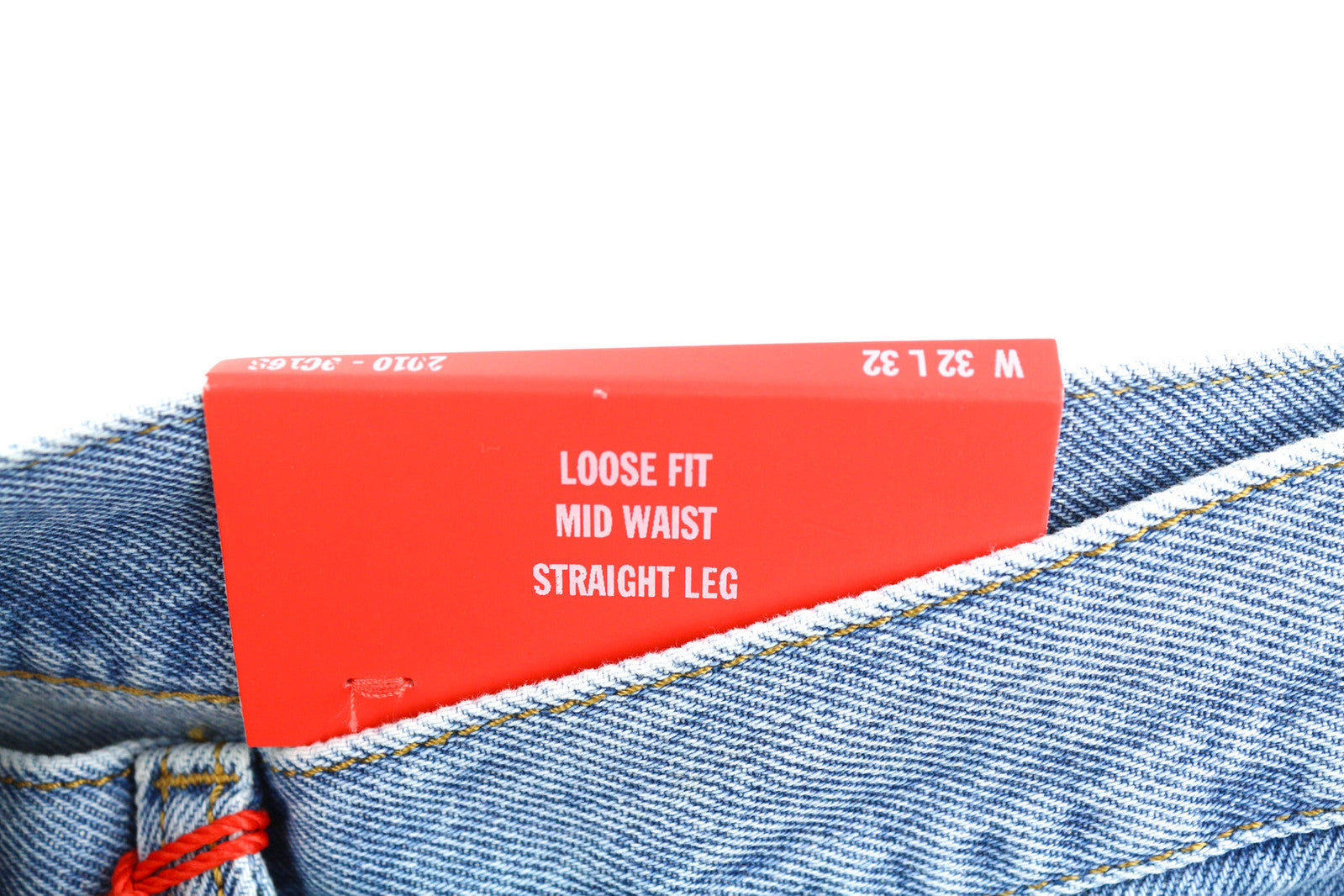 DIESEL 2010 9C16S vyriški džinsai W32/L32 laisvo kirpimo, vidutinio juosmens, tiesaus kirpimo, rekomenduojama kaina – 160 € 