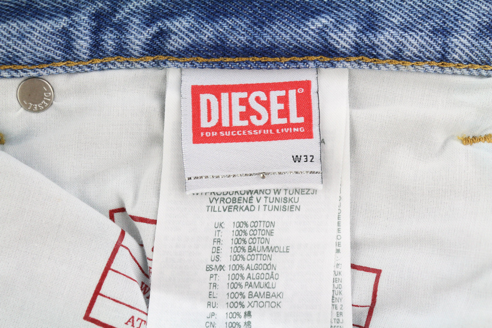 DIESEL 2010 9C16S vyriški džinsai W32/L32 laisvo kirpimo, vidutinio juosmens, tiesaus kirpimo, rekomenduojama kaina – 160 € 