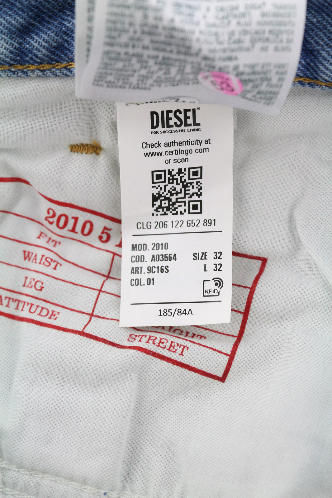 DIESEL 2010 9C16S vyriški džinsai, W32/L32, laisvo kirpimo, vidutinio juosmens, tiesūs, mėlyni. RMK 160 €. 