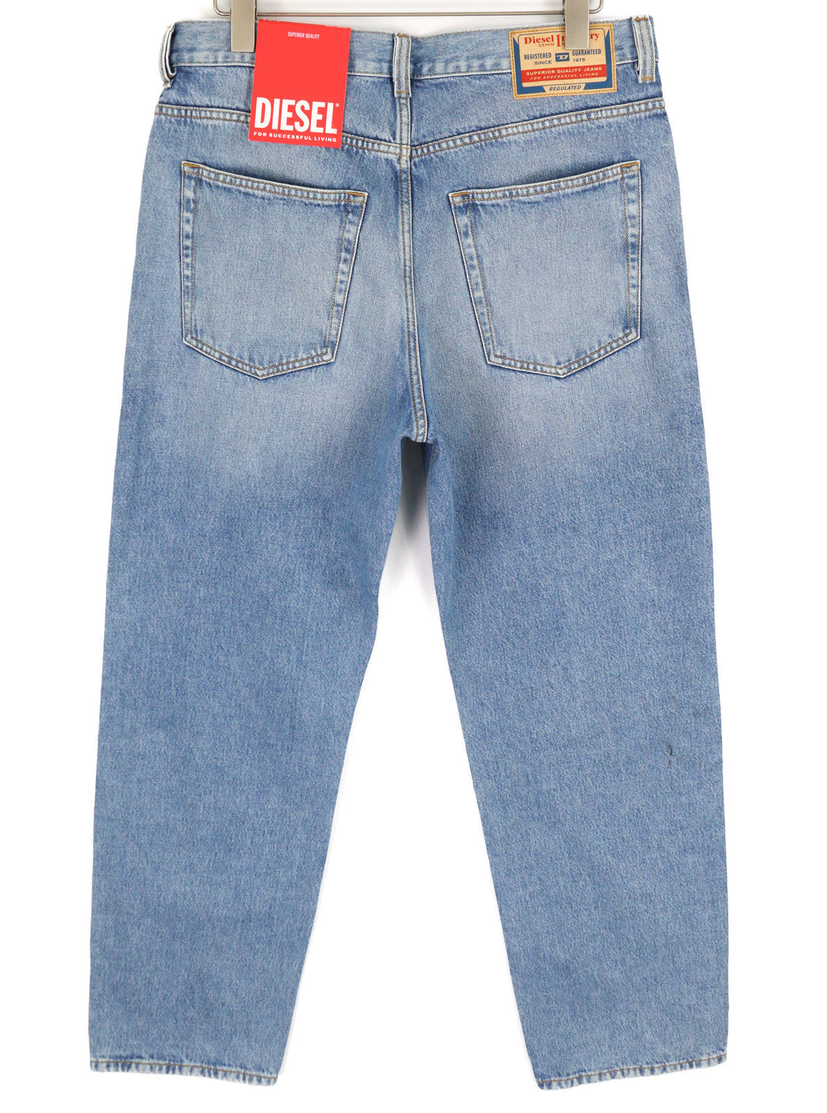 DIESEL 2010 9C16S vyriški džinsai, W32/L32, laisvo kirpimo, vidutinio juosmens, tiesūs, mėlyni. RMK 160 €. 