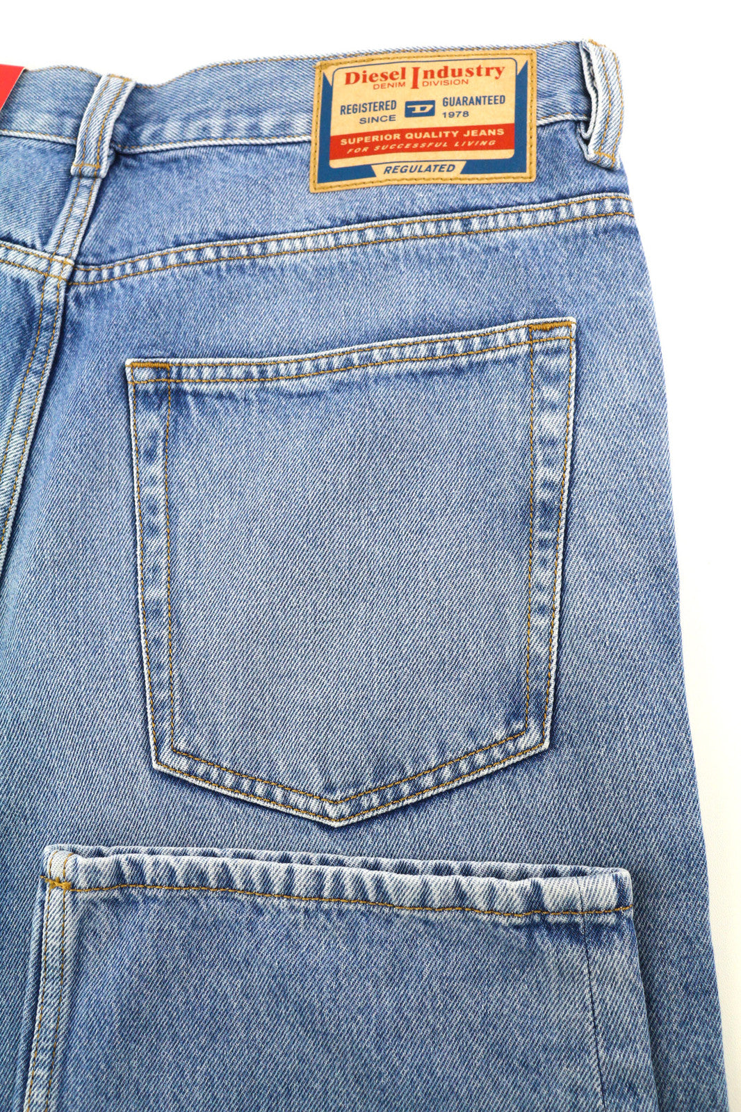 DIESEL 2010 9C16S vyriški džinsai, W32/L32, laisvo kirpimo, vidutinio juosmens, tiesūs, mėlyni. RMK 160 €. 