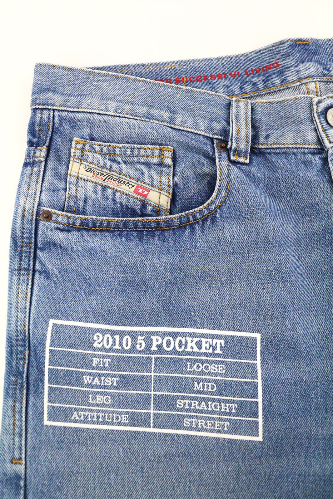 DIESEL 2010 9C16S vyriški džinsai, W32/L32, laisvo kirpimo, vidutinio juosmens, tiesūs, mėlyni. RMK 160 €. 