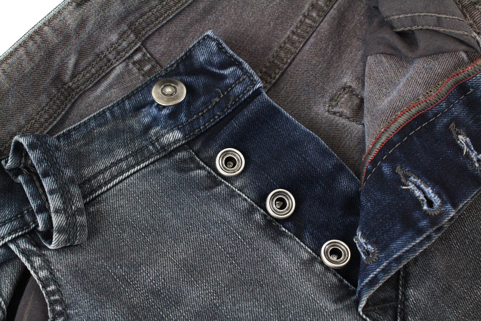 DIESEL vyriški džinsai W26/L30 Larkee-Beex 084TL siaurėjantys pilki plėšyti tamprūs džinsai 