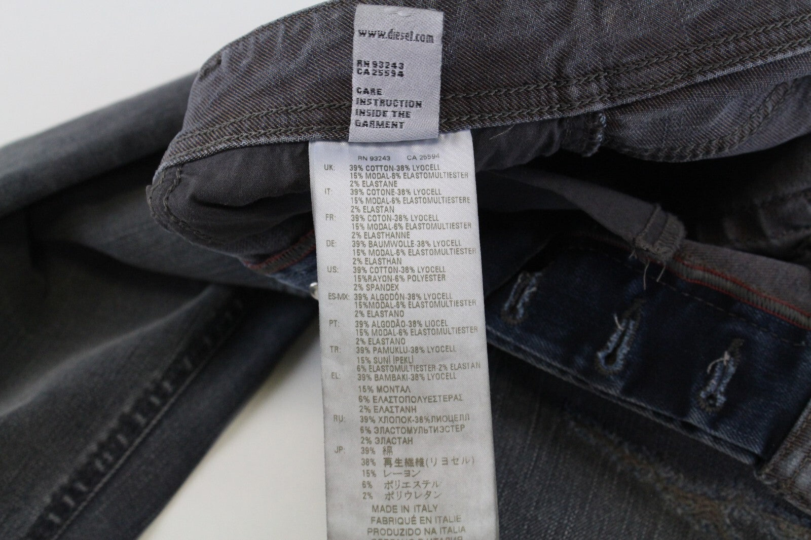 DIESEL vyriški džinsai W26/L30 Larkee-Beex 084TL siaurėjantys pilki plėšyti tamprūs džinsai 