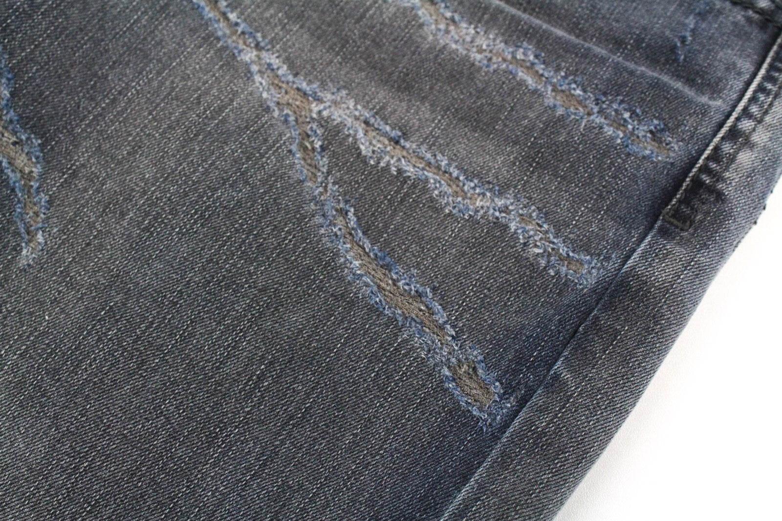 DIESEL vyriški džinsai W26/L30 Larkee-Beex 084TL siaurėjantys pilki plėšyti tamprūs džinsai 