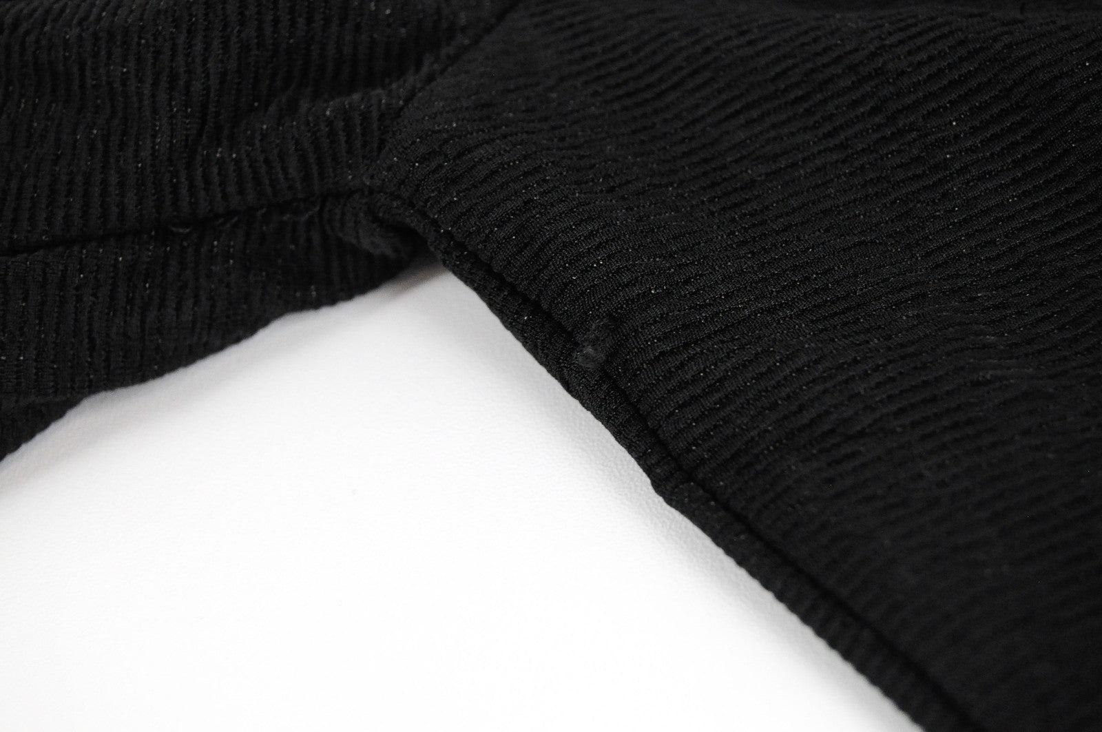 ONLY Queeny Women Top S Black Long Sleeved Stretch Cropped Pullover Twist Detail