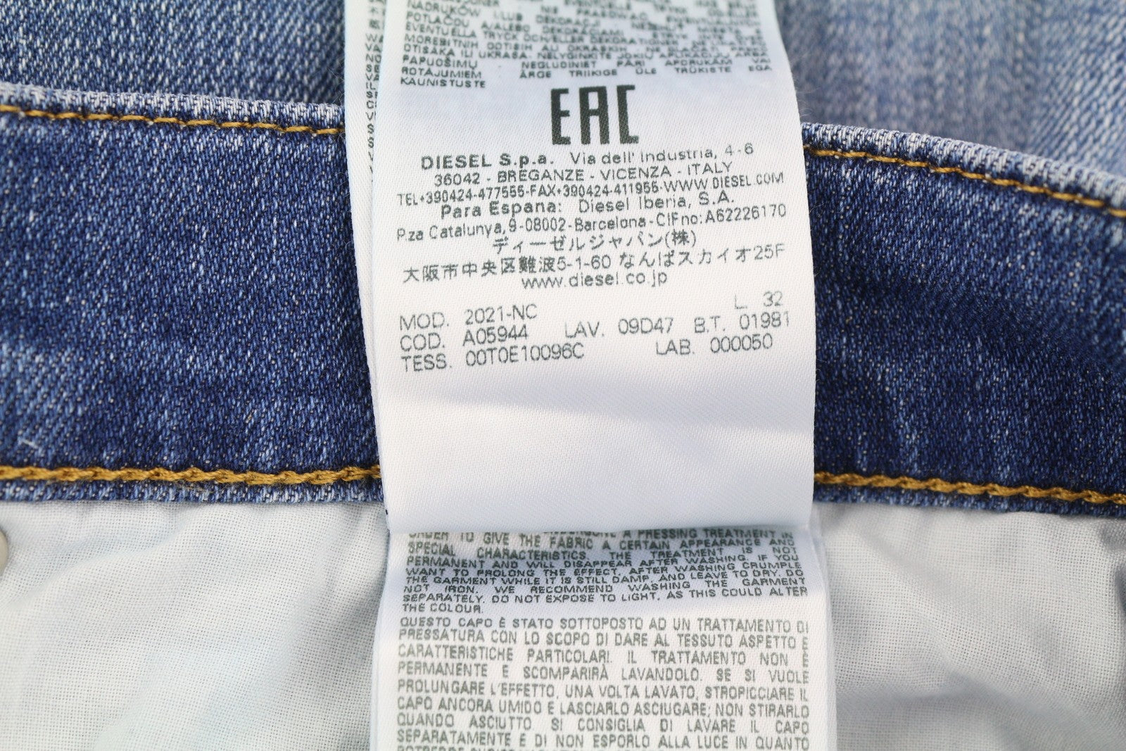DIESEL 2021-NC 09D47 Men Jeans W31/L32 Slim Fit Bootcut Leg Mid Waist Washed