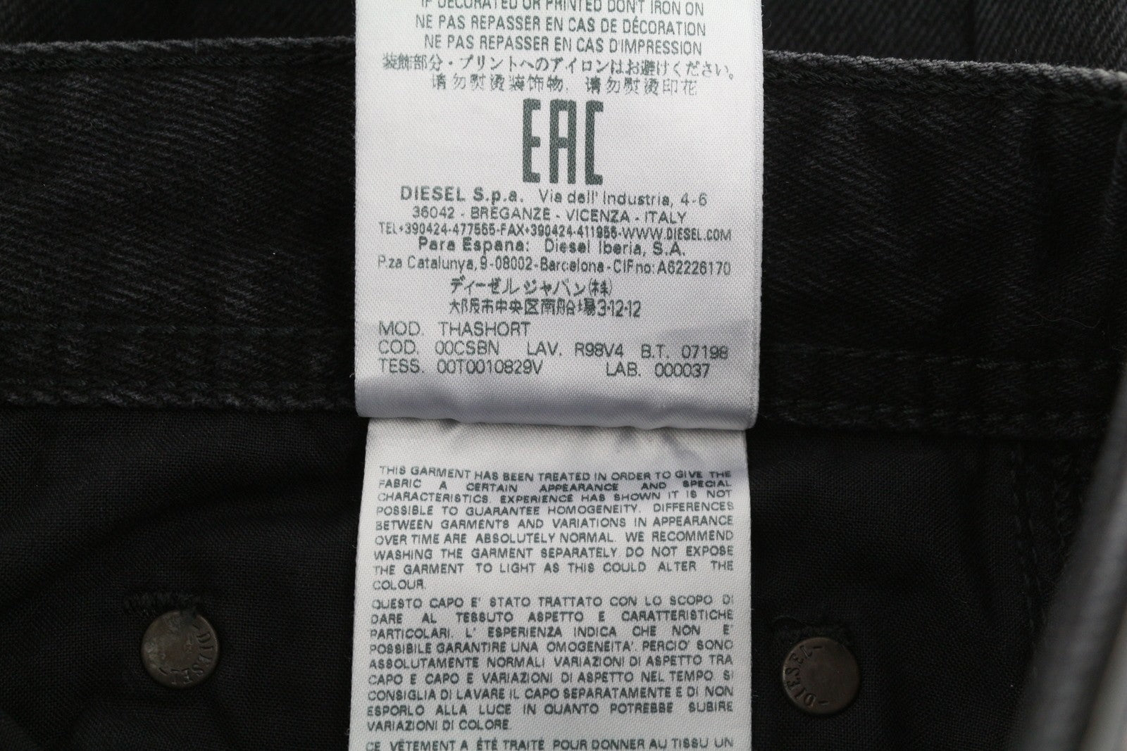 DIESEL Thashort R98V4 Men Shorts W28 Denim Black Zip Fly Pockets Logo Casual