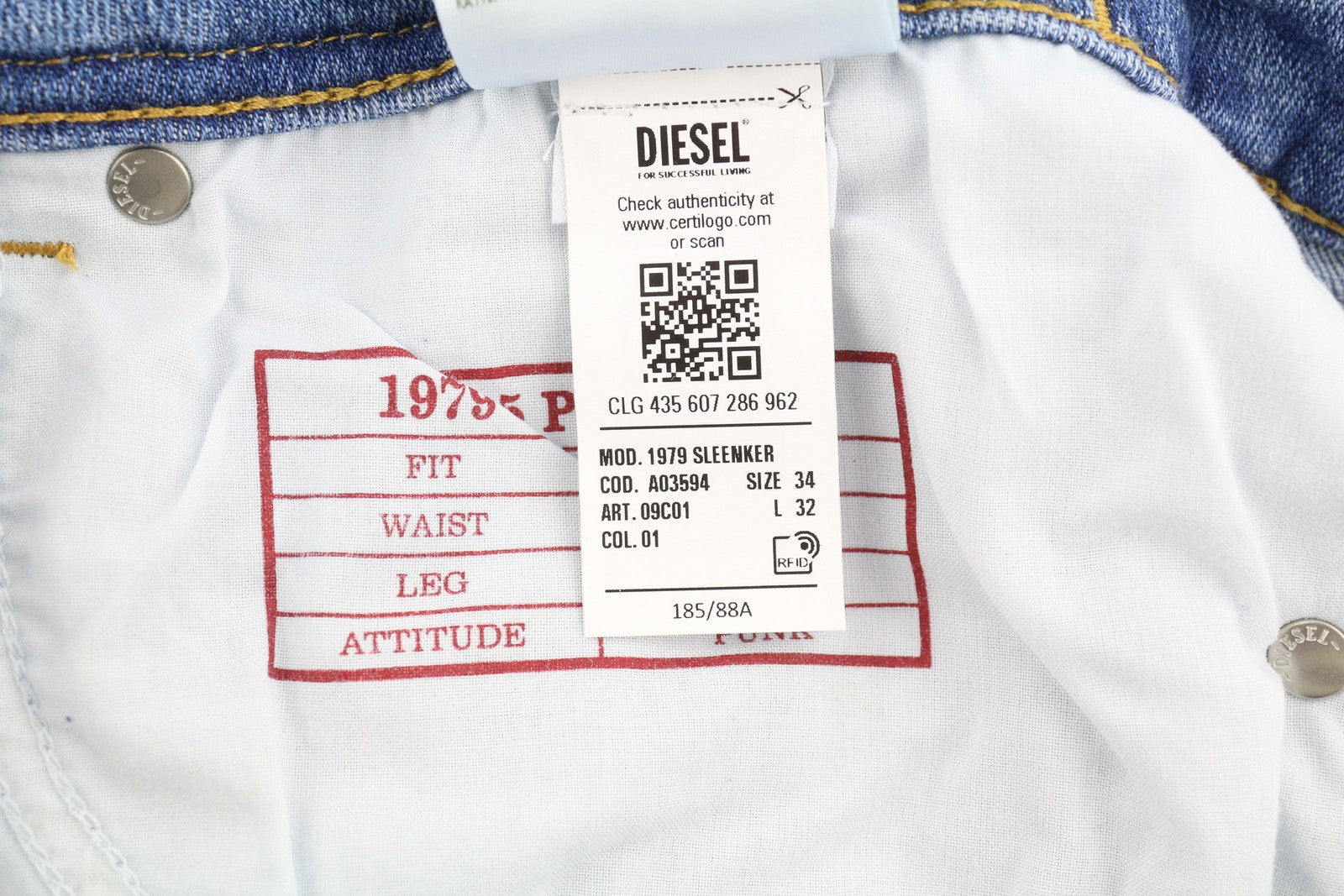 DIESEL 1979 Sleenker 09C01 Men Jeans W34/L32 Low Waist Skinny Denim Blue RRP195