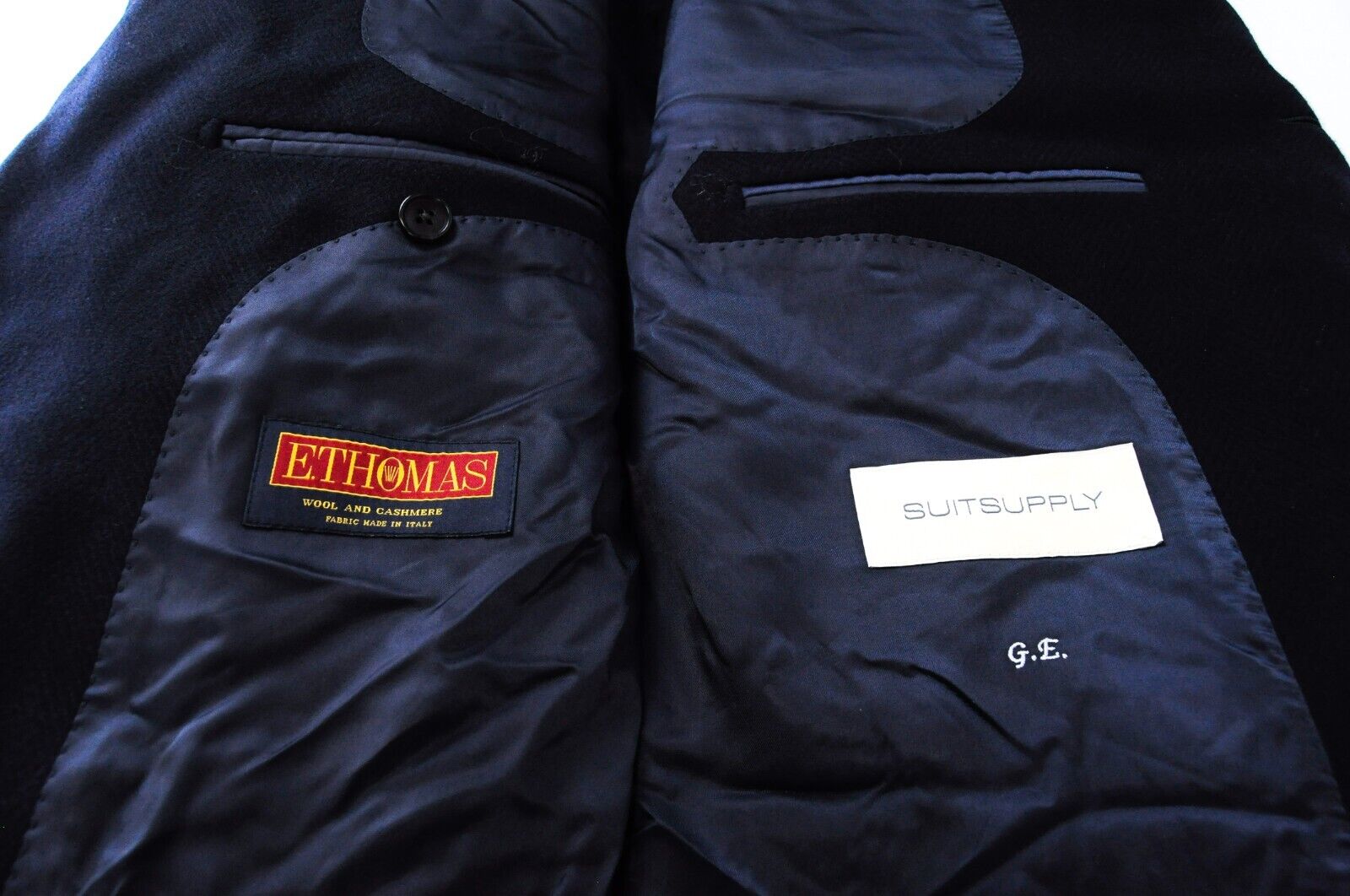 „SUITSUPPLY Vicenza“ vyriškas paltas, UK48R, tamsiai mėlynas, vilnonis, kašmyro, vieneilis, su pamušalu 