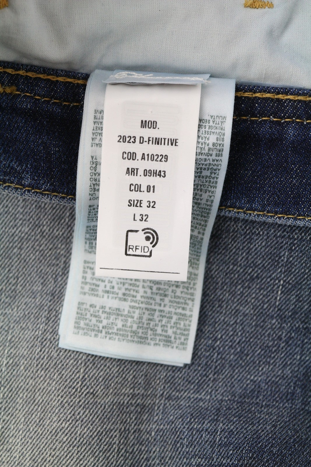 DIESEL 2023 D-Finitive 09H43 Men Jeans W32/L32 Regular Tapered Leg Blue RRP€225