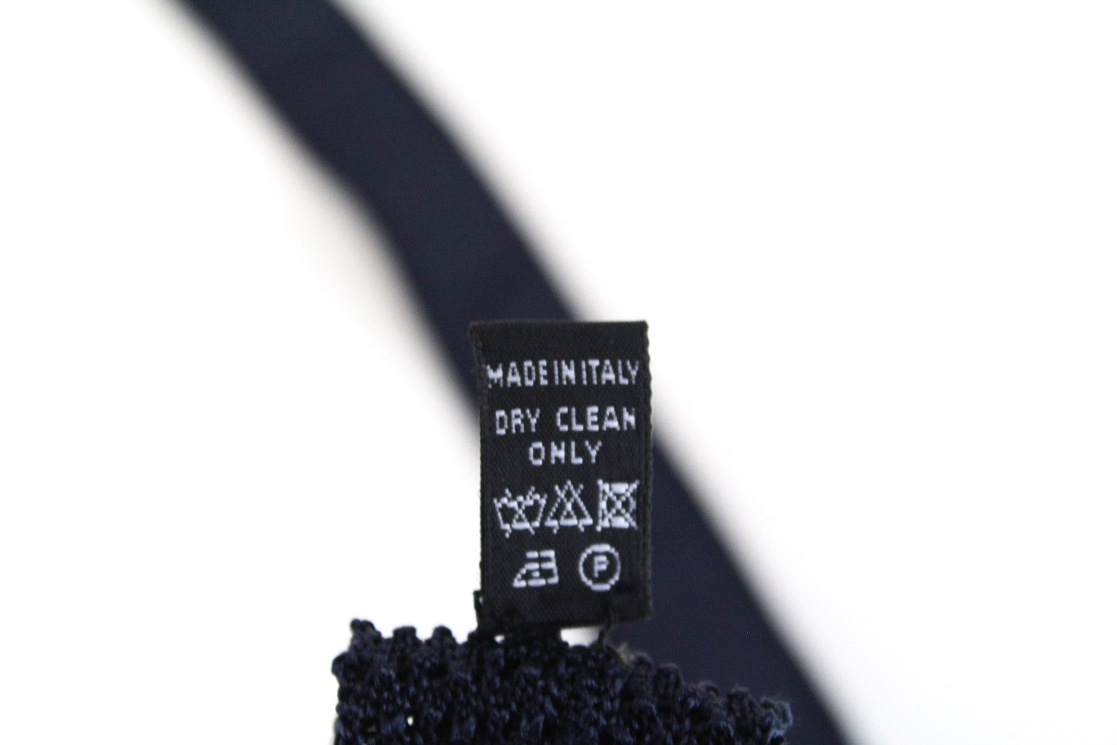 SUITSUPPLY Mens Navy Striped Knitted Tie ~144 x 6 cm Silk Square-End Formal