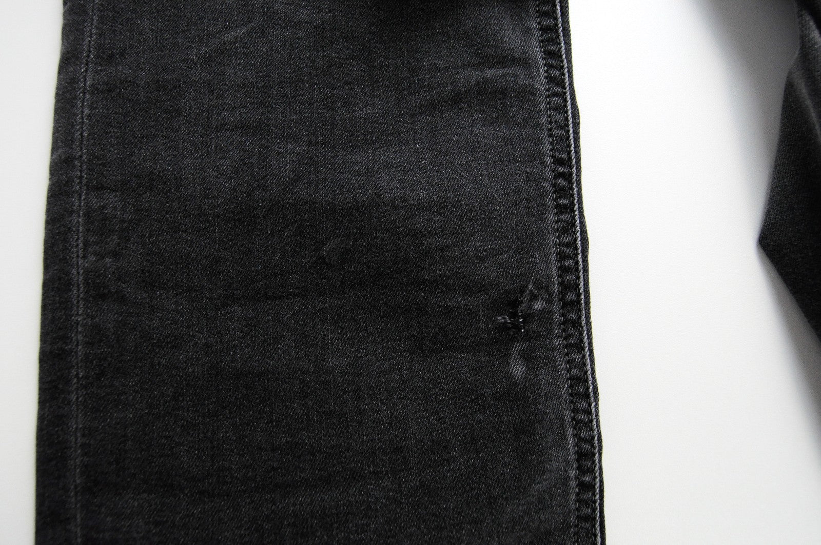 DIESEL Belther 0673P Men's Grey Ripped Tapered Jeans W31/L32 Cotton Stretch