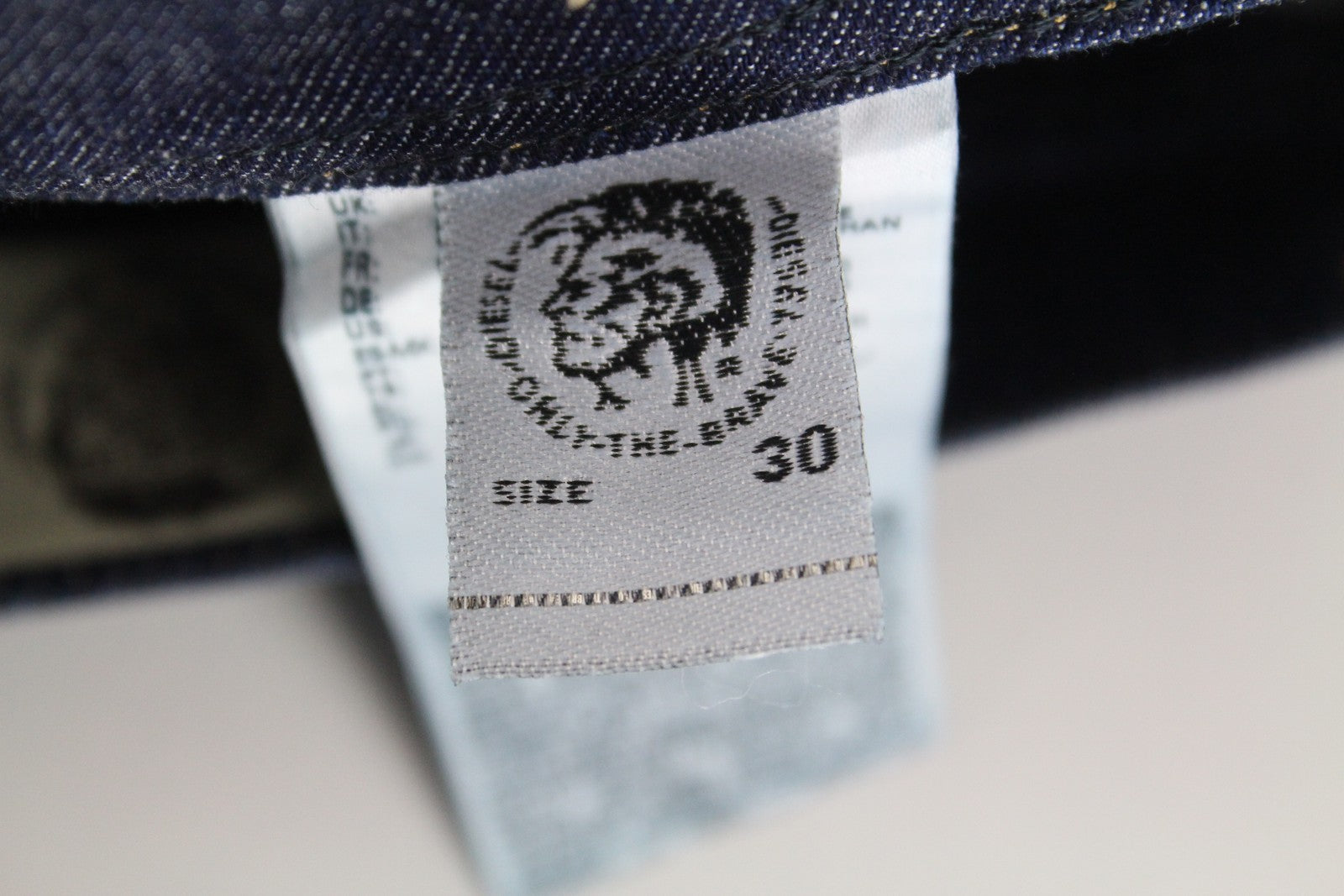 DIESEL Tepphar R7NA8 Men's Jeans W30 L34 Slim Ripped Stretch Blue Denim