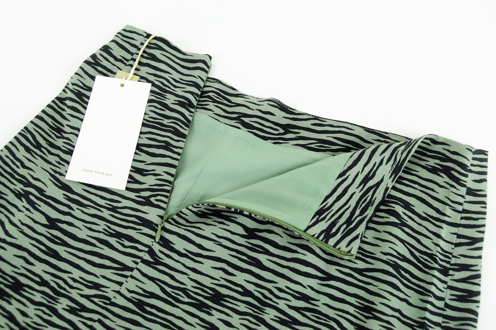 PULL & BEAR Women Skirt M Green Zebra Print Patterned Short Lined Mini Slits