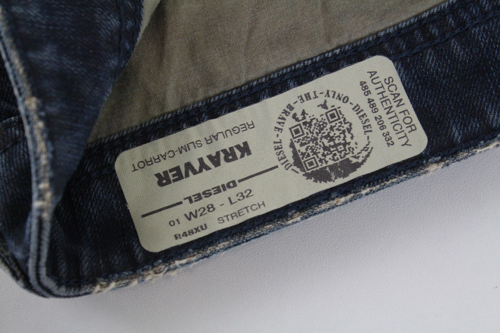 DIESEL Krayver R48XU Men Jeans W28/L32 Slim Carrot Fit Cotton Aged Blue Wash