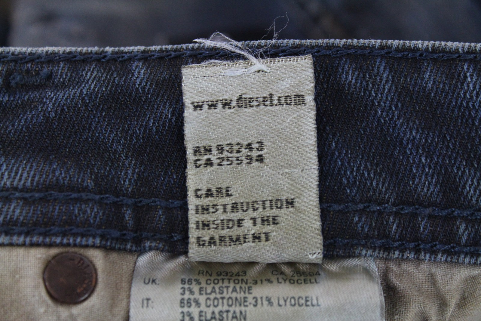 DIESEL Krayver R48XU Men Jeans W28/L32 Slim Carrot Fit Cotton Aged Blue Wash