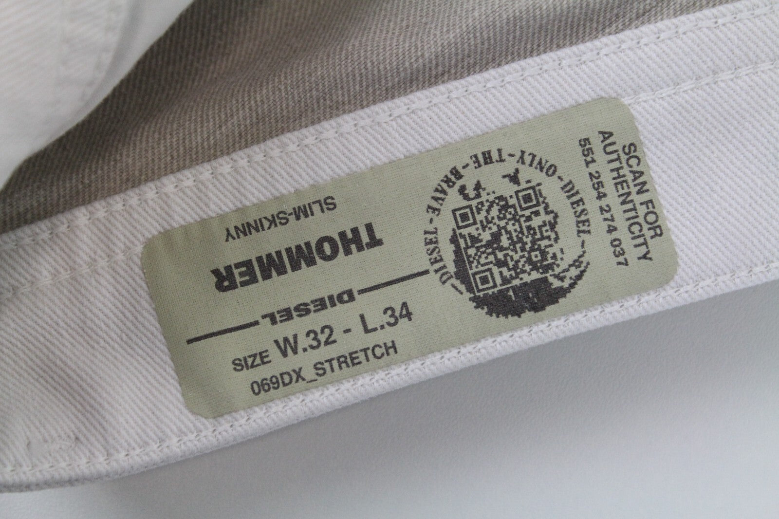 DIESEL Thommer 69DX vyriški džinsai W32/L34 Slim Skinny Ivory spalvos sendintos medvilnės tamprūs kirpimai 