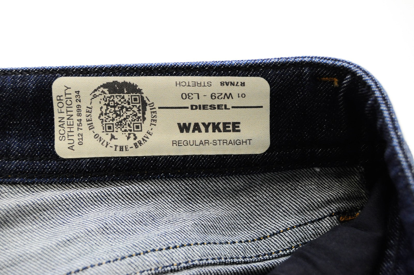 DIESEL Waykee R7NA8 Men Jeans W29/L30 Dark Blue Stretch Straight Leg Denim