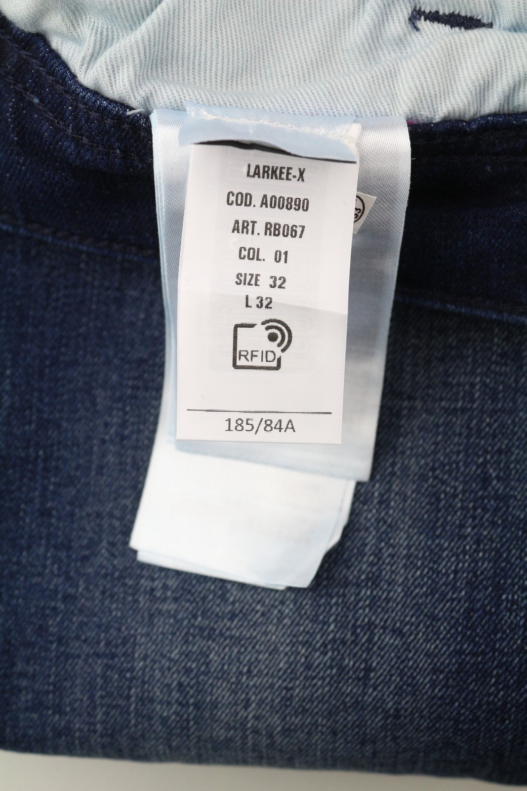 DIESEL 1985 Larkee RB067 Men Jeans W32/L32 Straight Fit Buttoned Washed Blue