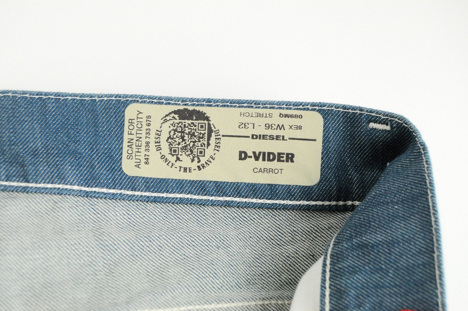 DIESEL D-Vider 069MQ Men Jeans W36/L32 Carrot Fit Blue Cotton 5-Pocket Denim