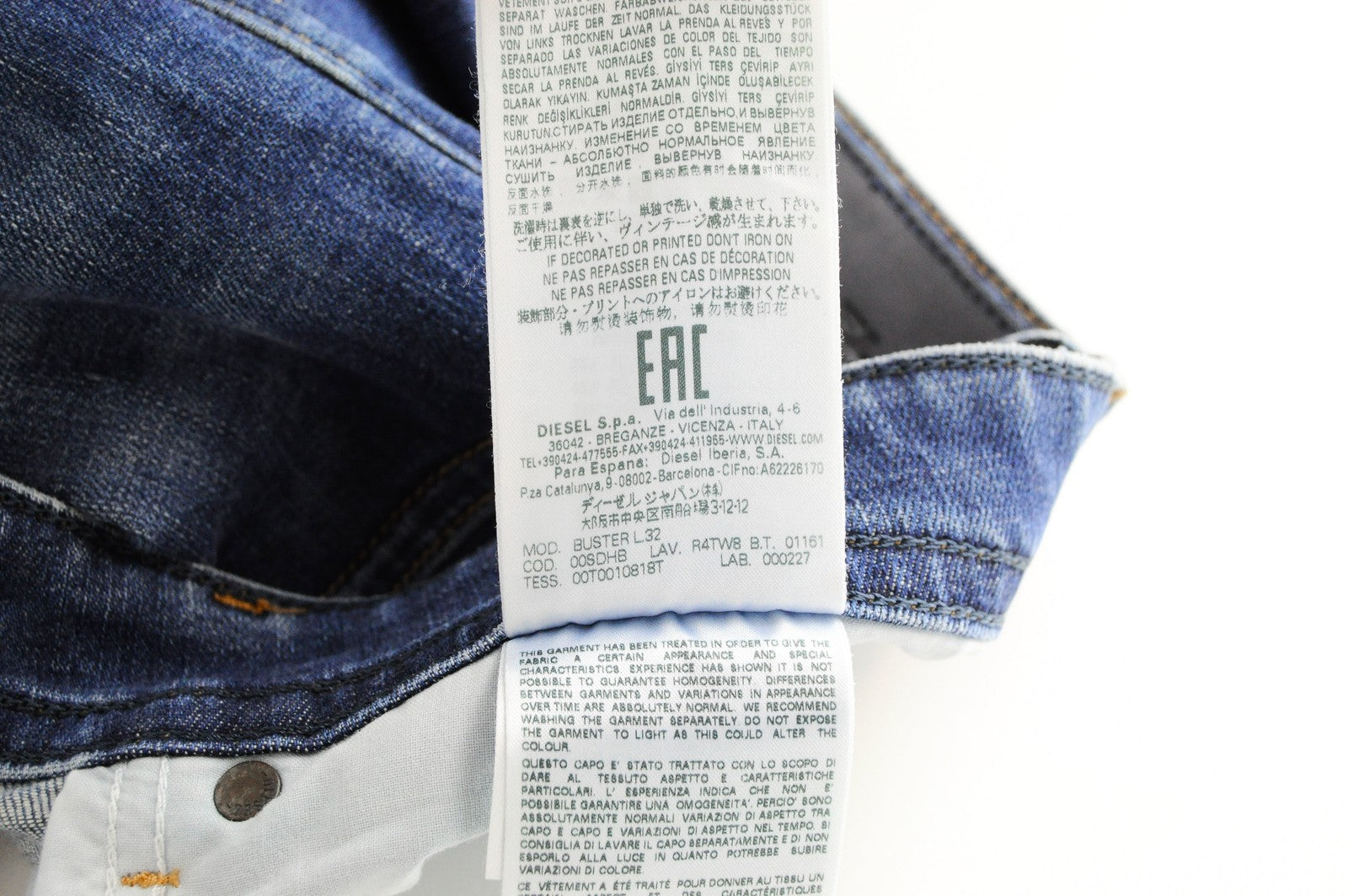 DIESEL Buster R4TW8 Men Jeans W30/L32 Slim Tapered Blue Stretch Wash Jeans