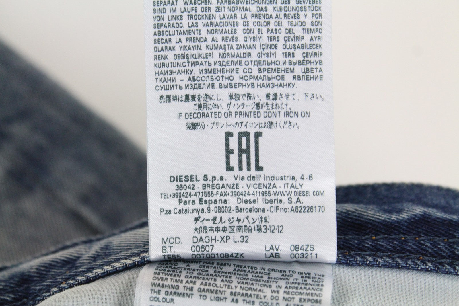 DIESEL Dagh-XP 084ZS Men's Jeans W32/L32 Straight Fit Washed Blue Ripped Cotton