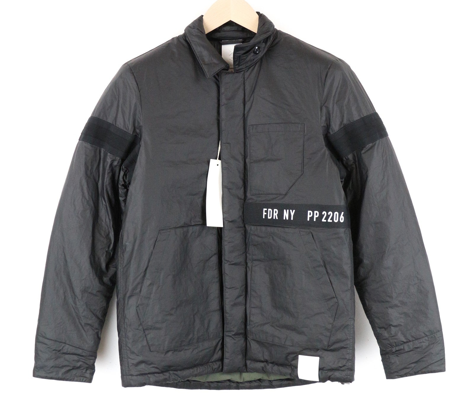 REPLAY vyriška striukė S, juoda, pamušalu, užtrauktuku, ilgomis rankovėmis, su logotipu nugaroje.