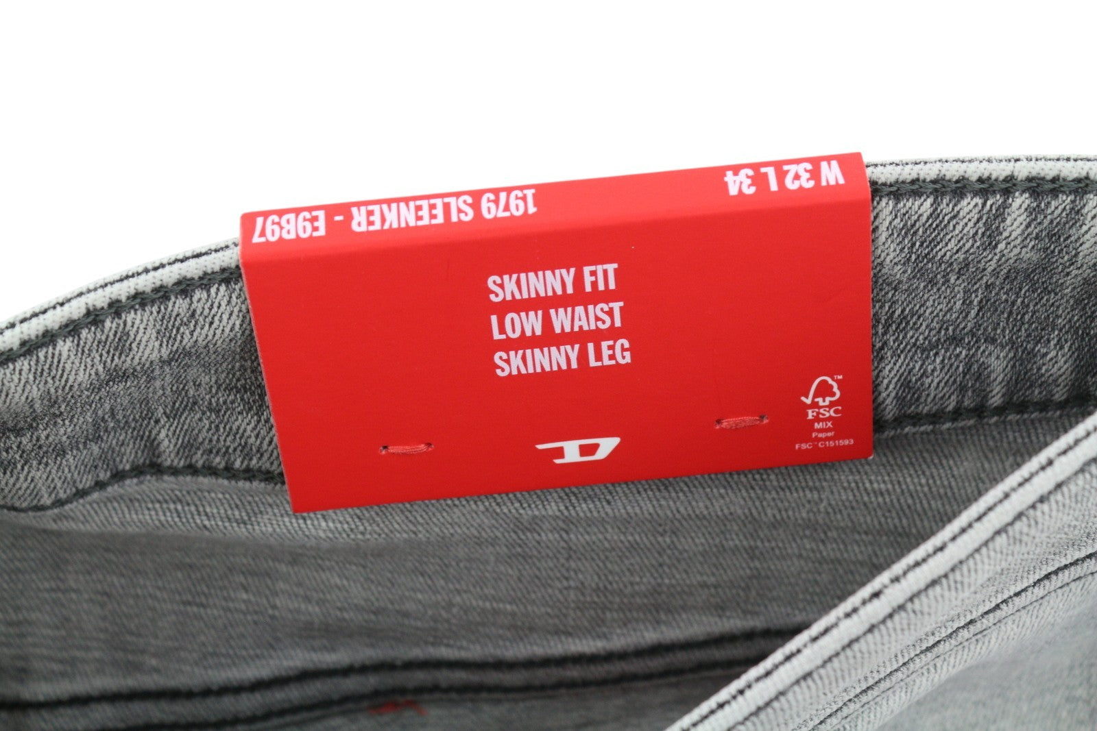 DIESEL 1979 Sleenker E9B97 Men Jeans W32/L34 Skinny Low Waist Distress RRP€250