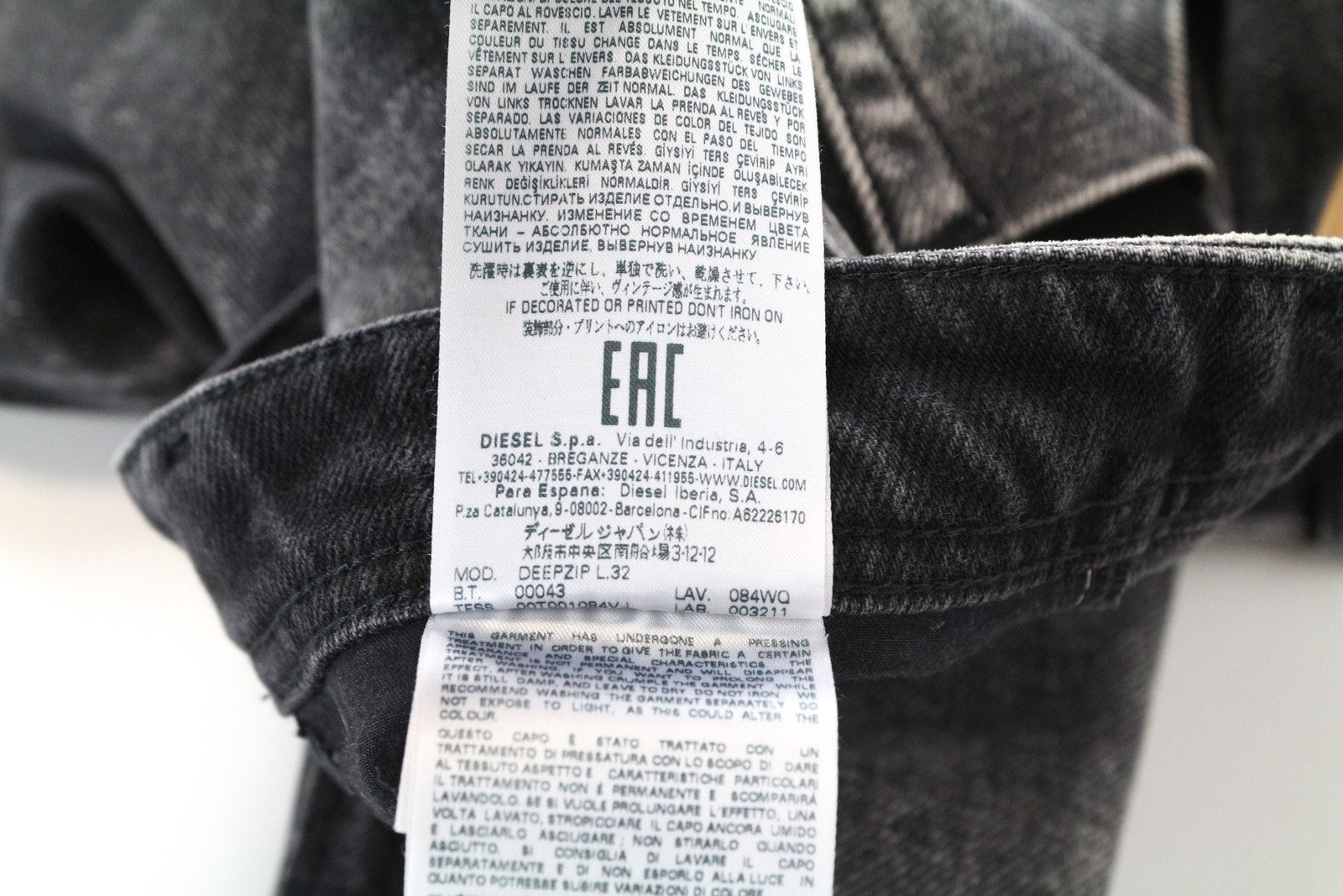 DIESEL Deepzip 084WQ Slim Carrot Fit vyriški džinsai pilki W27 L32 tampri medvilnė