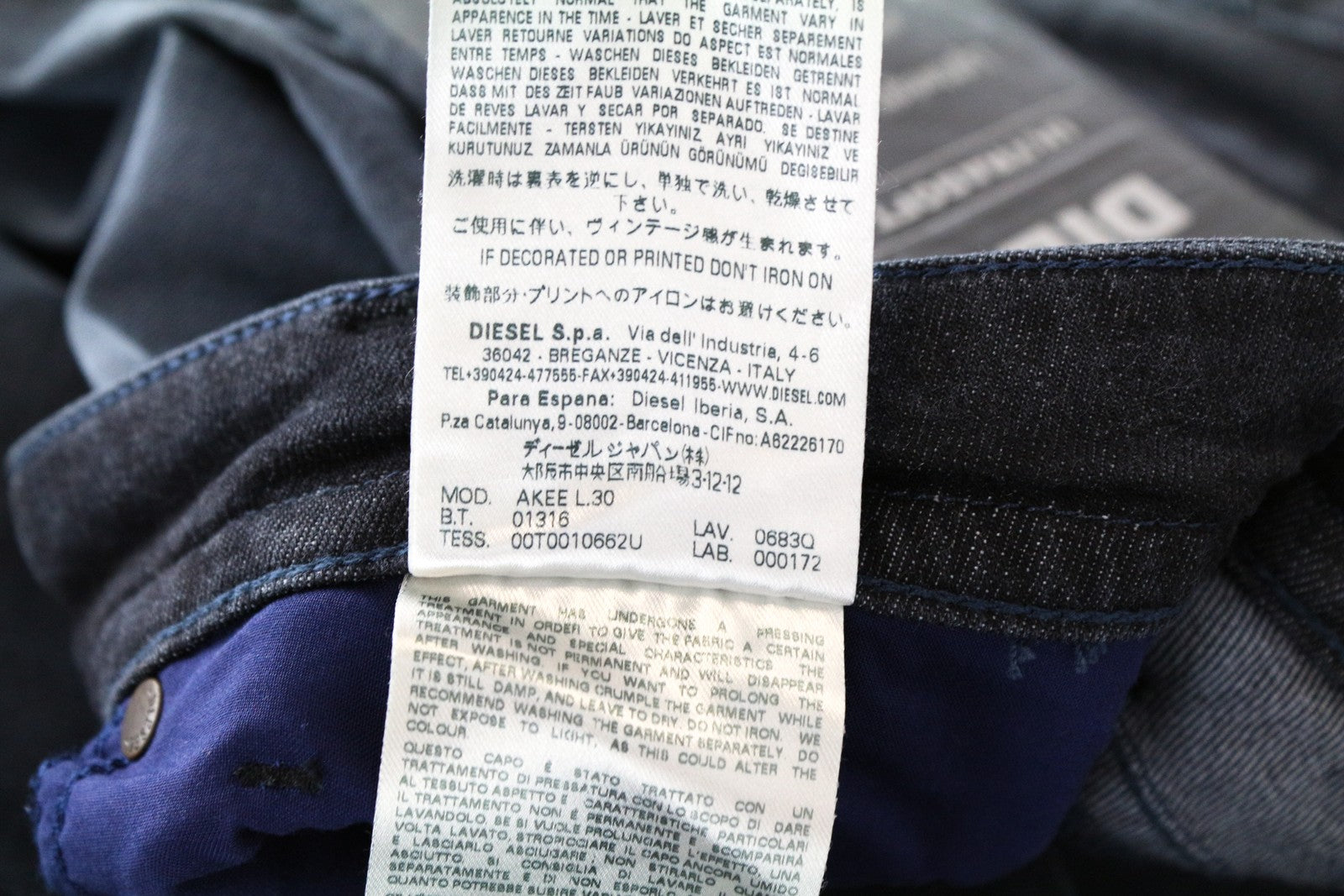 DIESEL Akee 0683Q W28 L30 Men's Blue Tapered Jeans Cotton Stretch Distressed