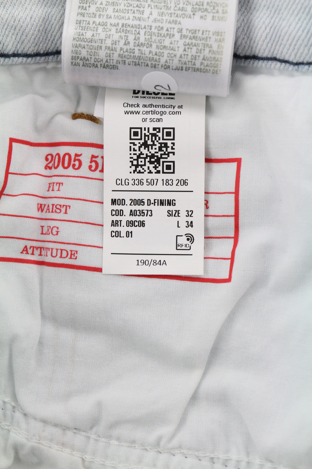 DIESEL 2005 D-Fining 09C06 vyriški džinsai W32/L34 įprasto kirpimo, siaurėjančiomis klešnėmis, vidutinio juosmens aukštyje 