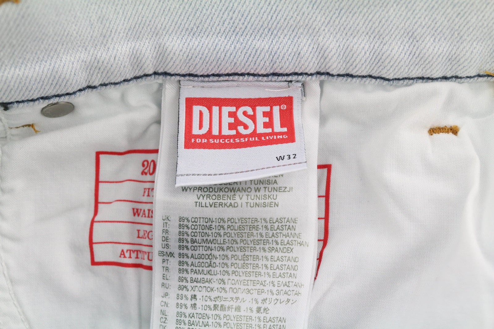 DIESEL 2005 D-Fining 09C06 vyriški džinsai W32/L34 įprasto kirpimo, siaurėjančiomis klešnėmis, vidutinio juosmens aukštyje 