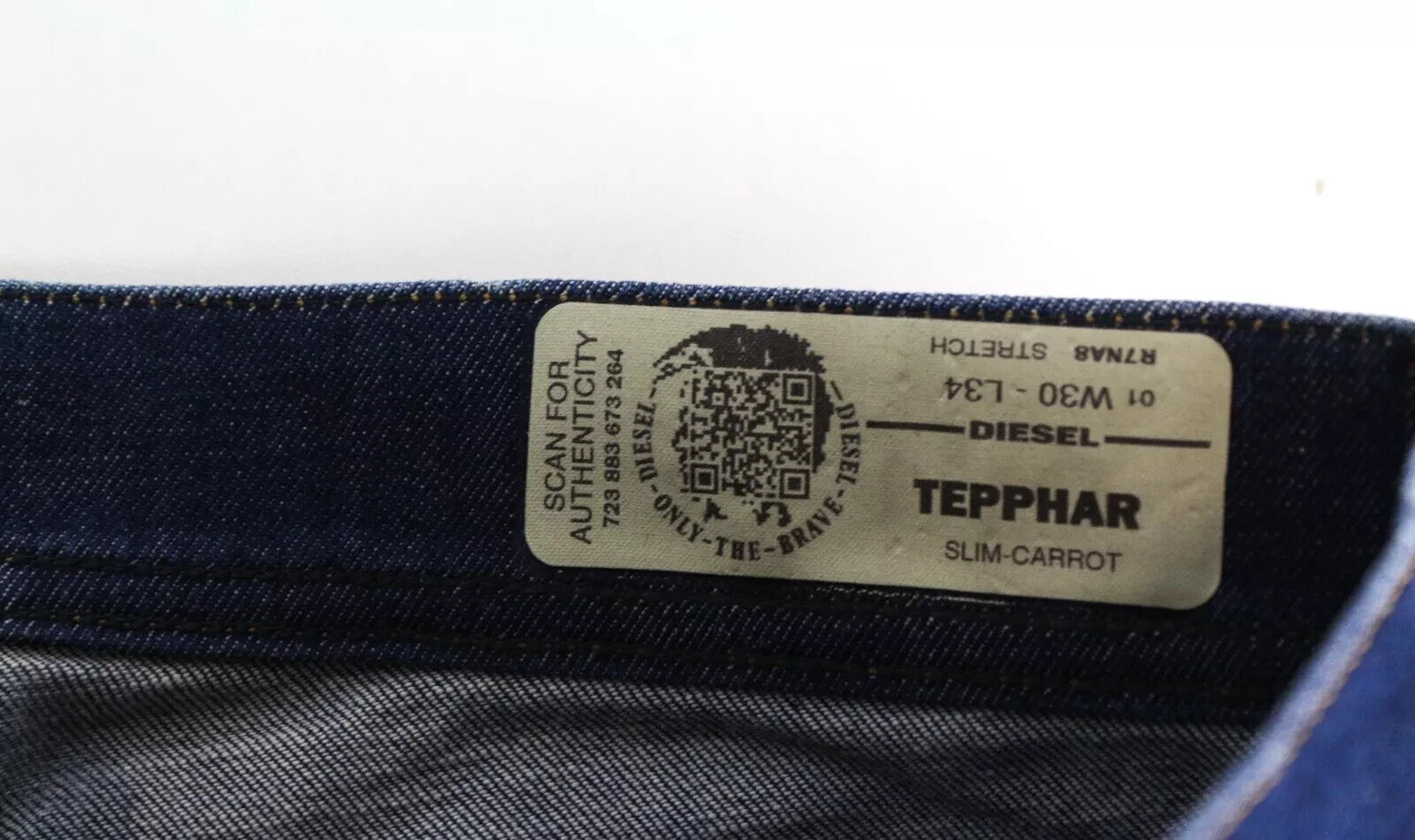 DIESEL Tepphar R7NA8 Men's Jeans W30/L34 Slim Carrot Fit Blue Stretch Distressed