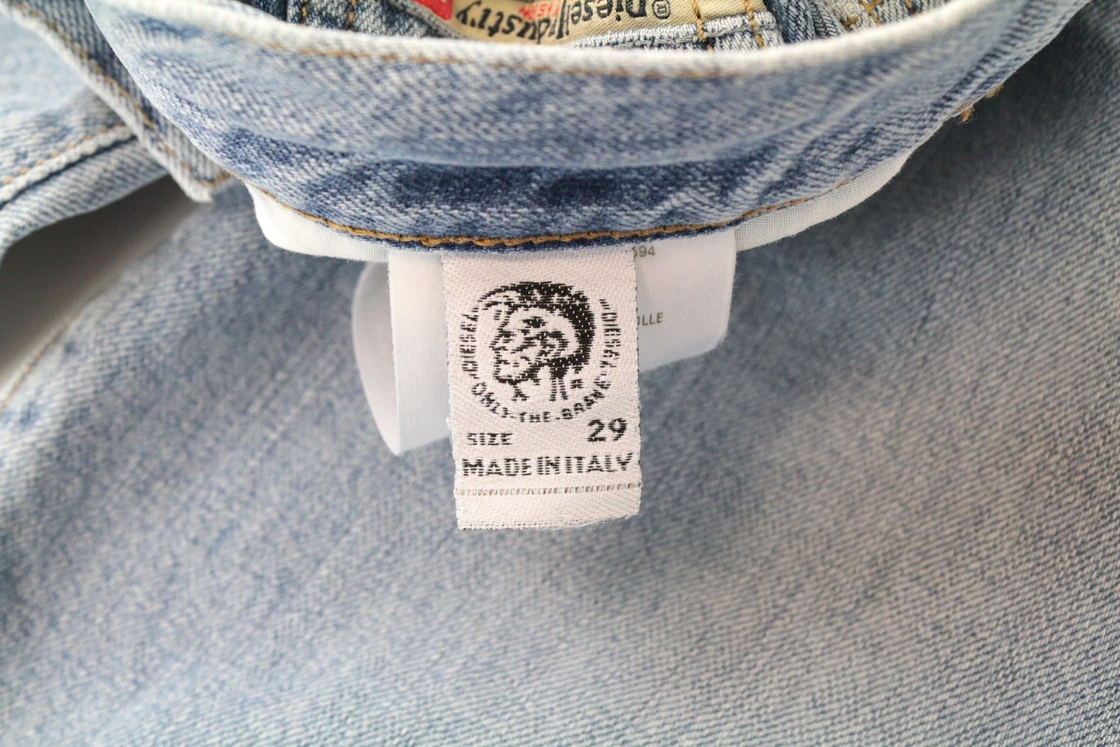 DIESEL Mharky 080AF Men's W29/L32 Jeans Skinny Blue Ripped Fit Cotton Denim