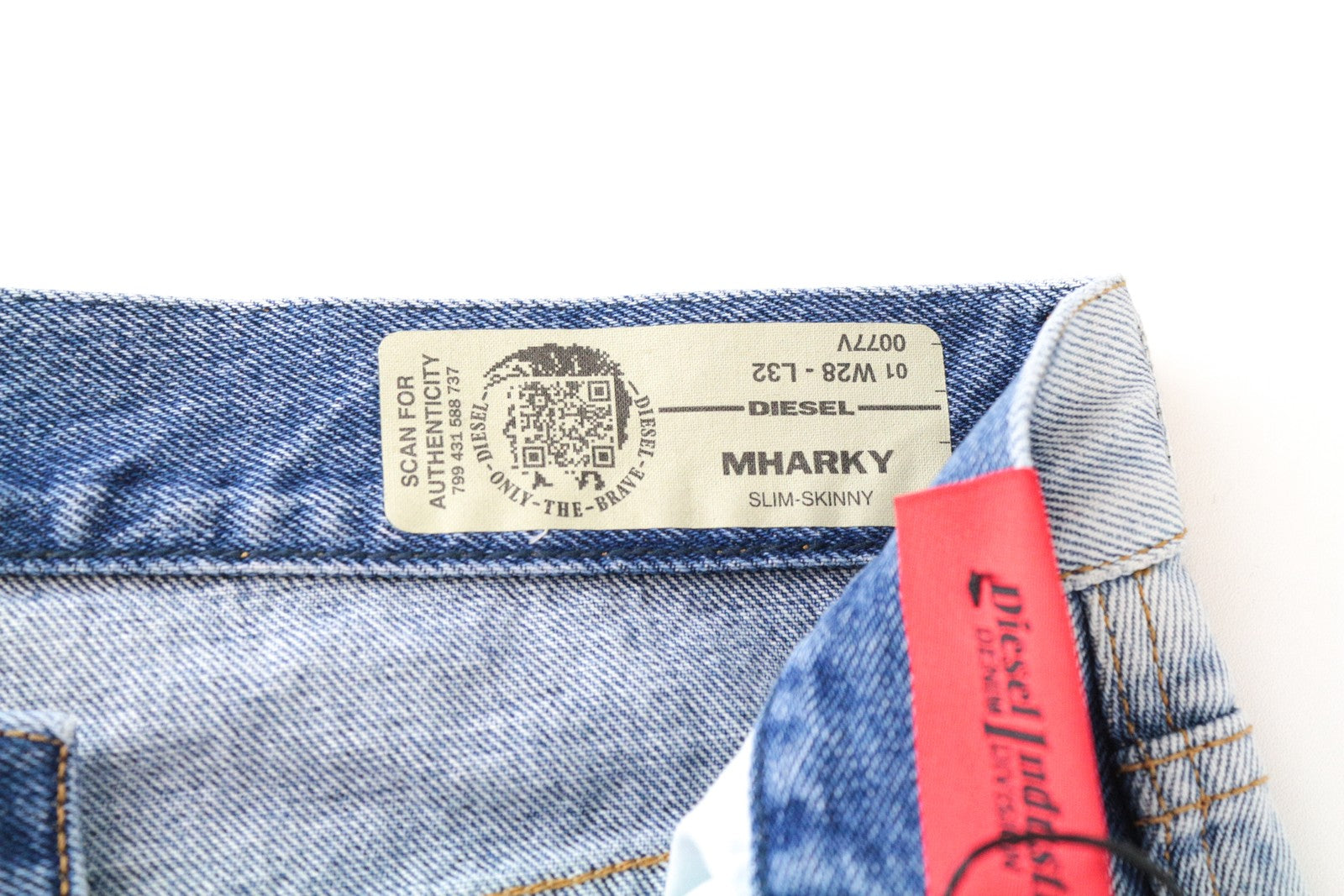 DIESEL Mharky 0077V W28/L32 Skinny Men's Jeans Bleach Blue Cotton Pure Fit