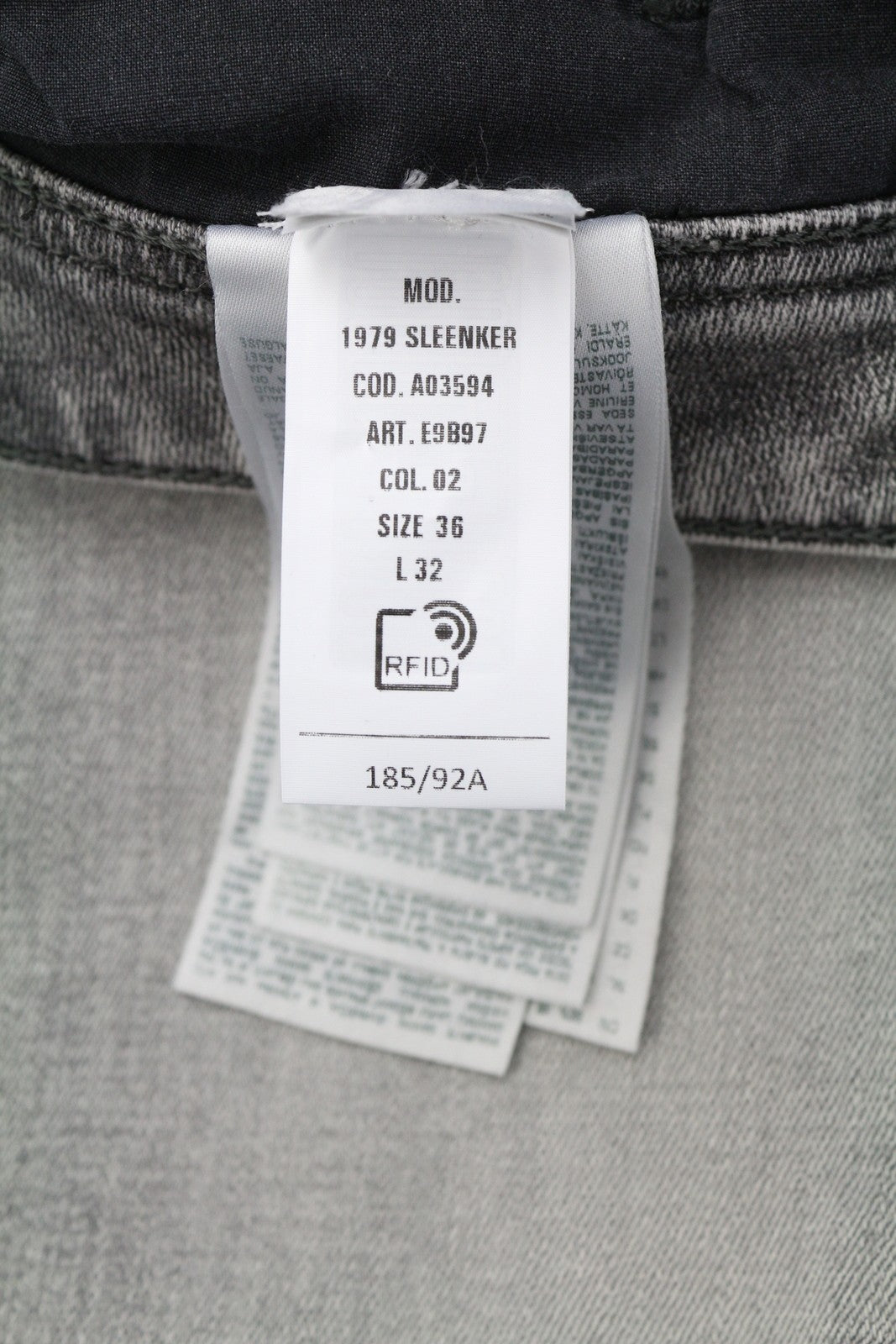 DIESEL 1979 Sleenker E9B97 Men Jeans W36/L32 Skinny Low Waist Distress RRP€250