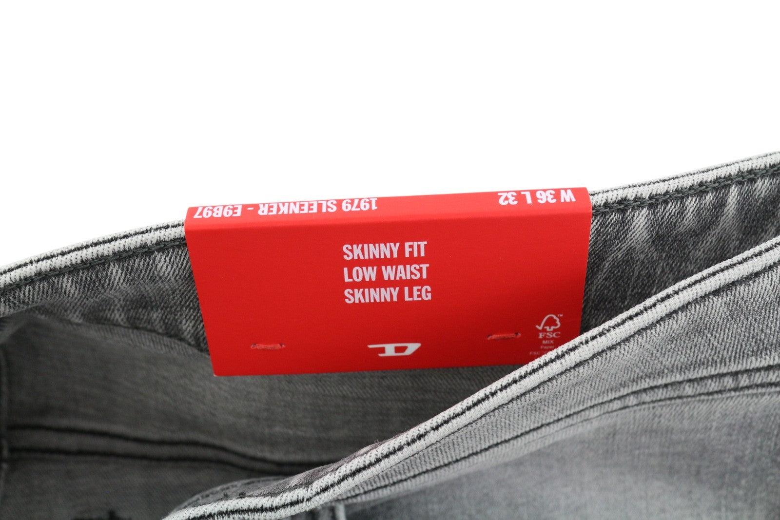 DIESEL 1979 Sleenker E9B97 Men Jeans W36/L32 Skinny Low Waist Distress RRP€250