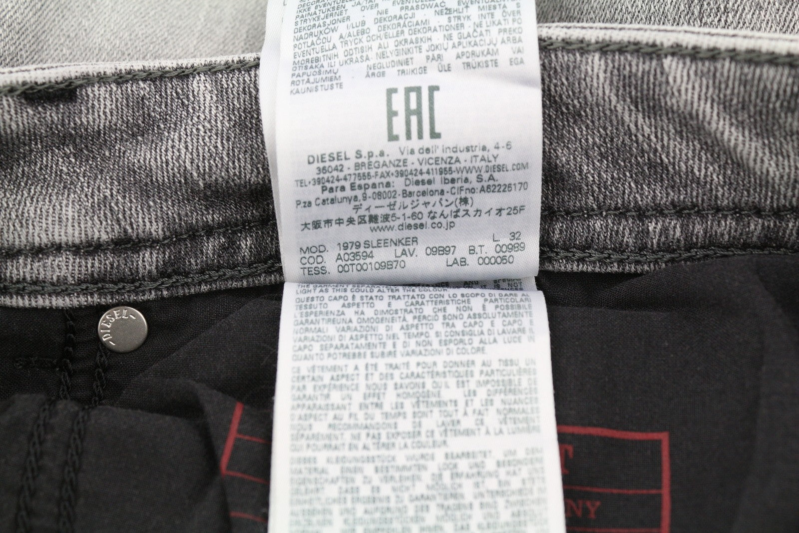 DIESEL 1979 Sleenker E9B97 Men Jeans W34/L32 Skinny Low Waist Distress RRP€250