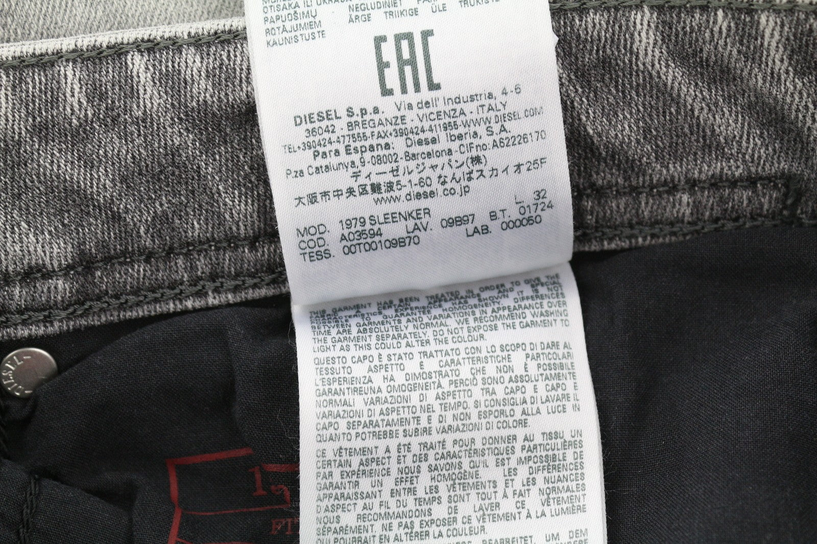 DIESEL 1979 Sleenker E9B97 Men Jeans W32/L32 Skinny Low Waist Distress RRP€250