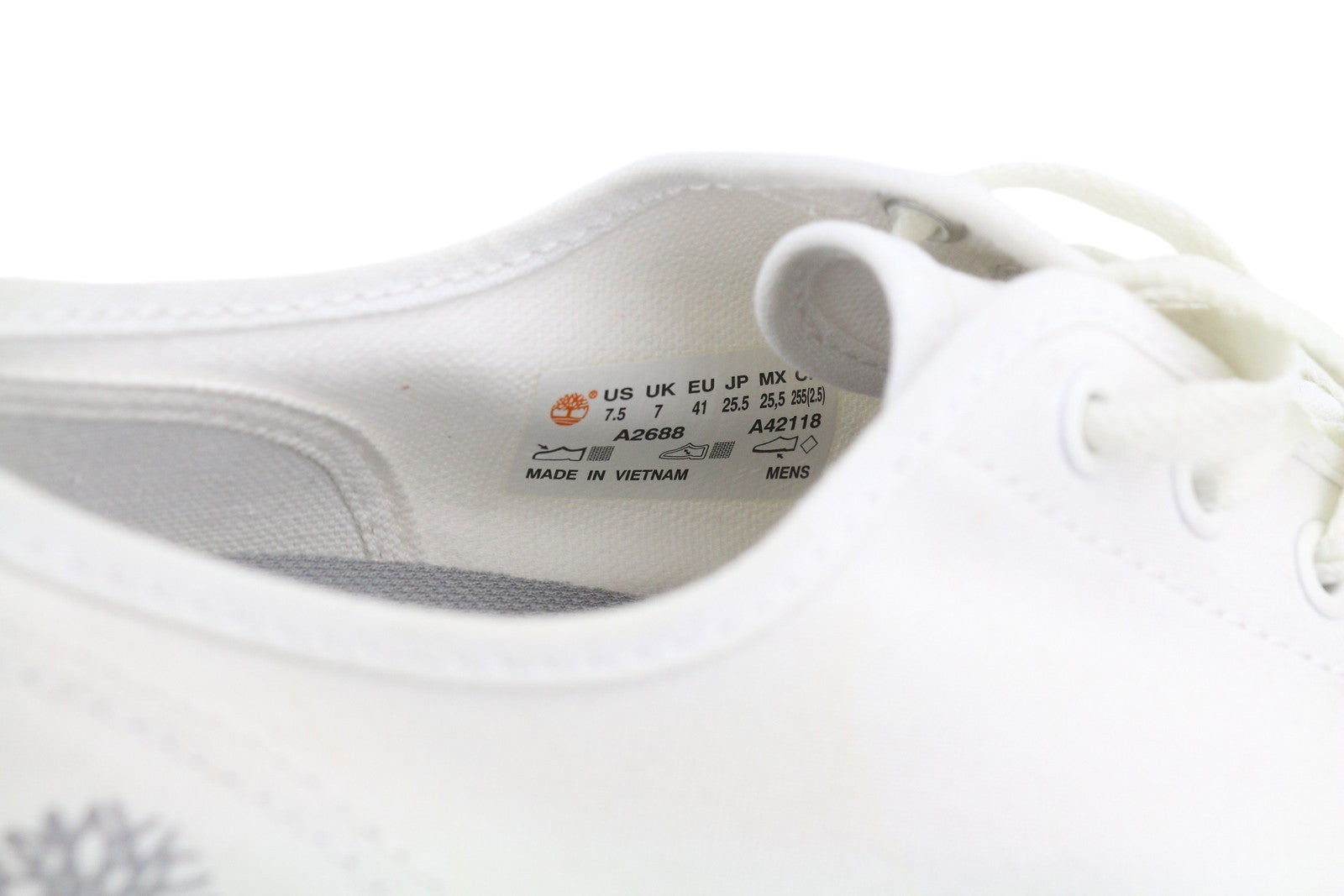 TIMBERLAND A2688 Men Sneakers EU41/41.5 White Low Top Laced Almond Toe Trainers